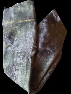 M. Rena Green Gray Velvet Rose Floral High Waisted Leggings One Size⁠